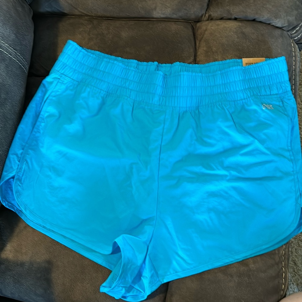 VS Pink active short